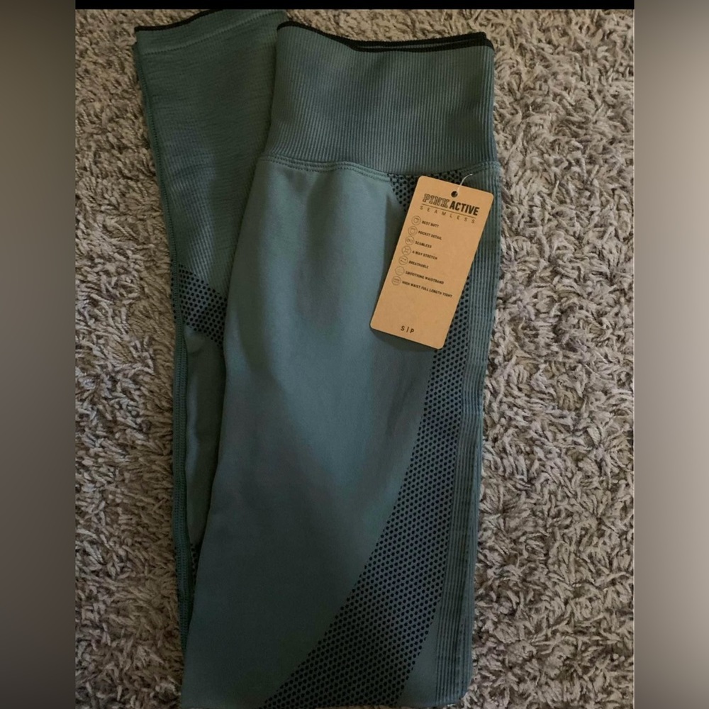 Victoria’s Secret Pink seemless leggings NWT